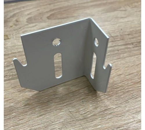 Кронштейн для рад-ра угловой,для ПАНЕЛЬНЫХ  рад.  (150шт )БПЛ010-1 по доступной цене.